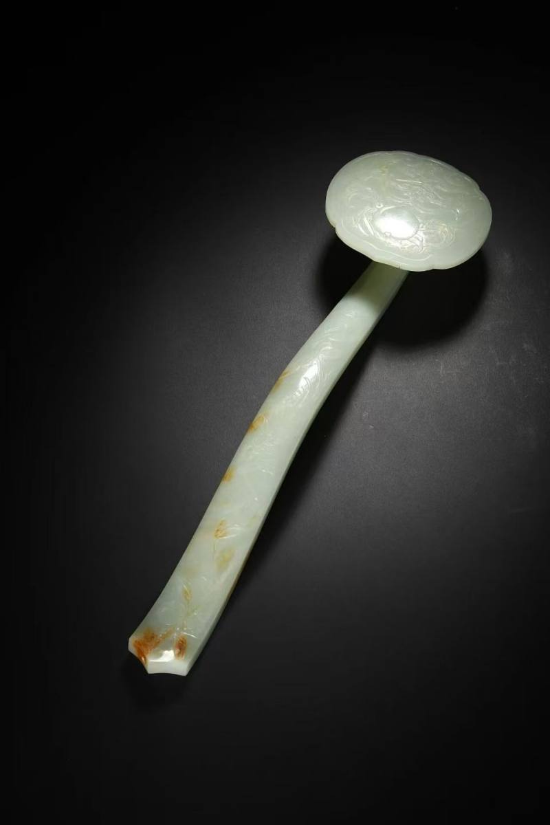 清乾隆 白玉雕福寿三多纹如意（原装老锦盒） - 图4