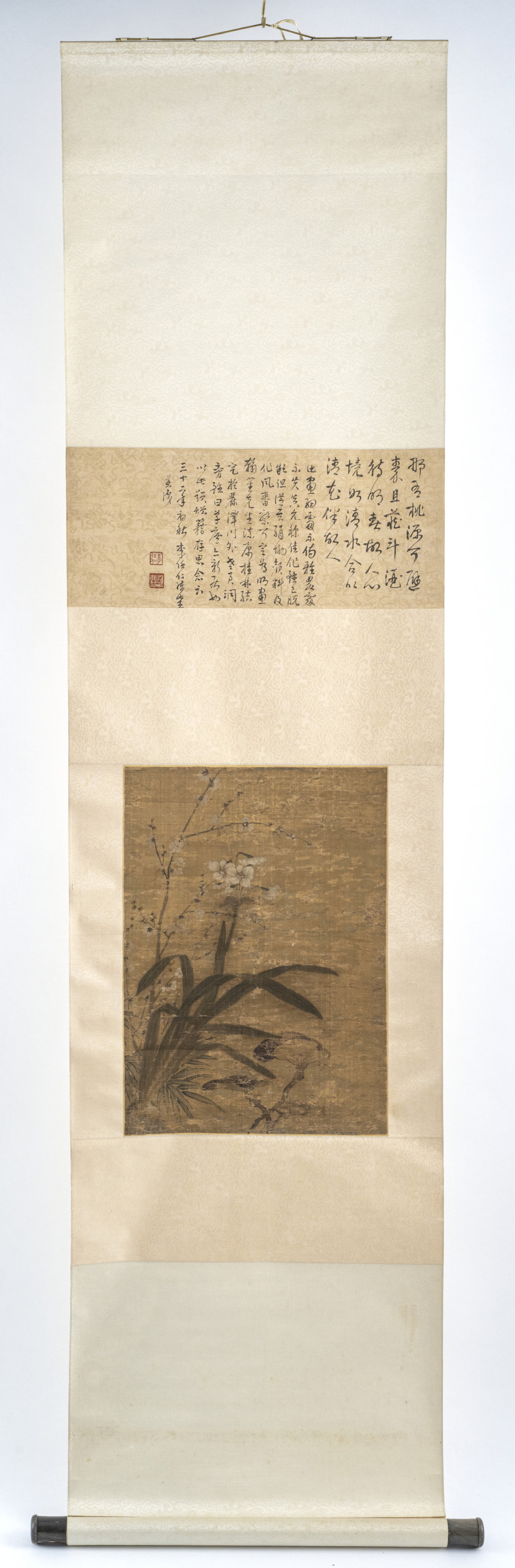 Anonymous painter: Still life - daffodils, prunus and lingzhi mushrooms, with calligraphy and commentary by Li Renren (1887-1968) - 图2