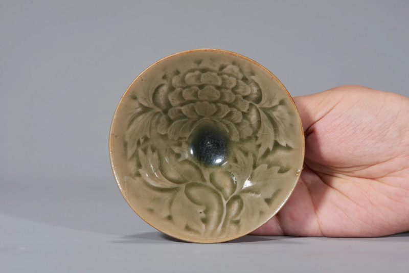 明代 青釉剔花斗笠盏 - 图5