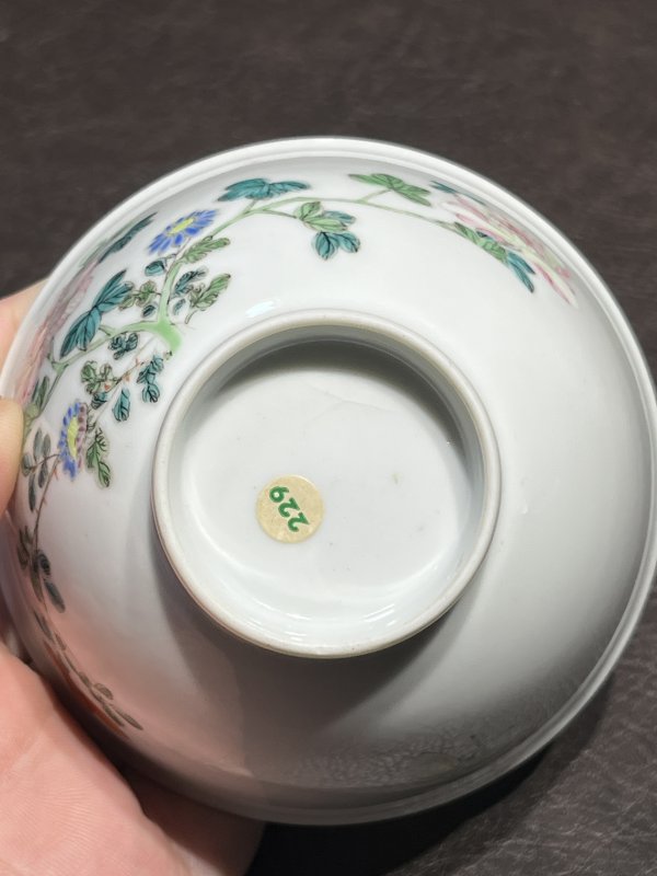 清乾隆 粉彩折枝花卉纹茶圆一对 - 图22