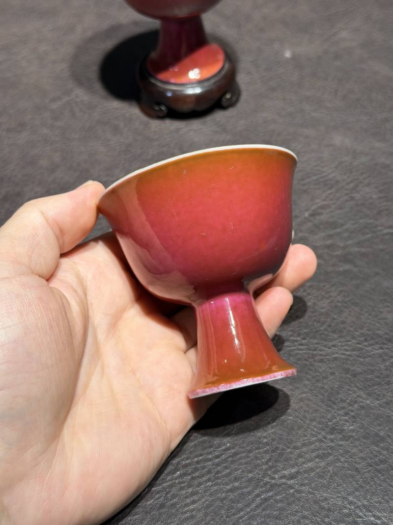 清雍正 胭脂釉高足杯一对（配木座） - 图7