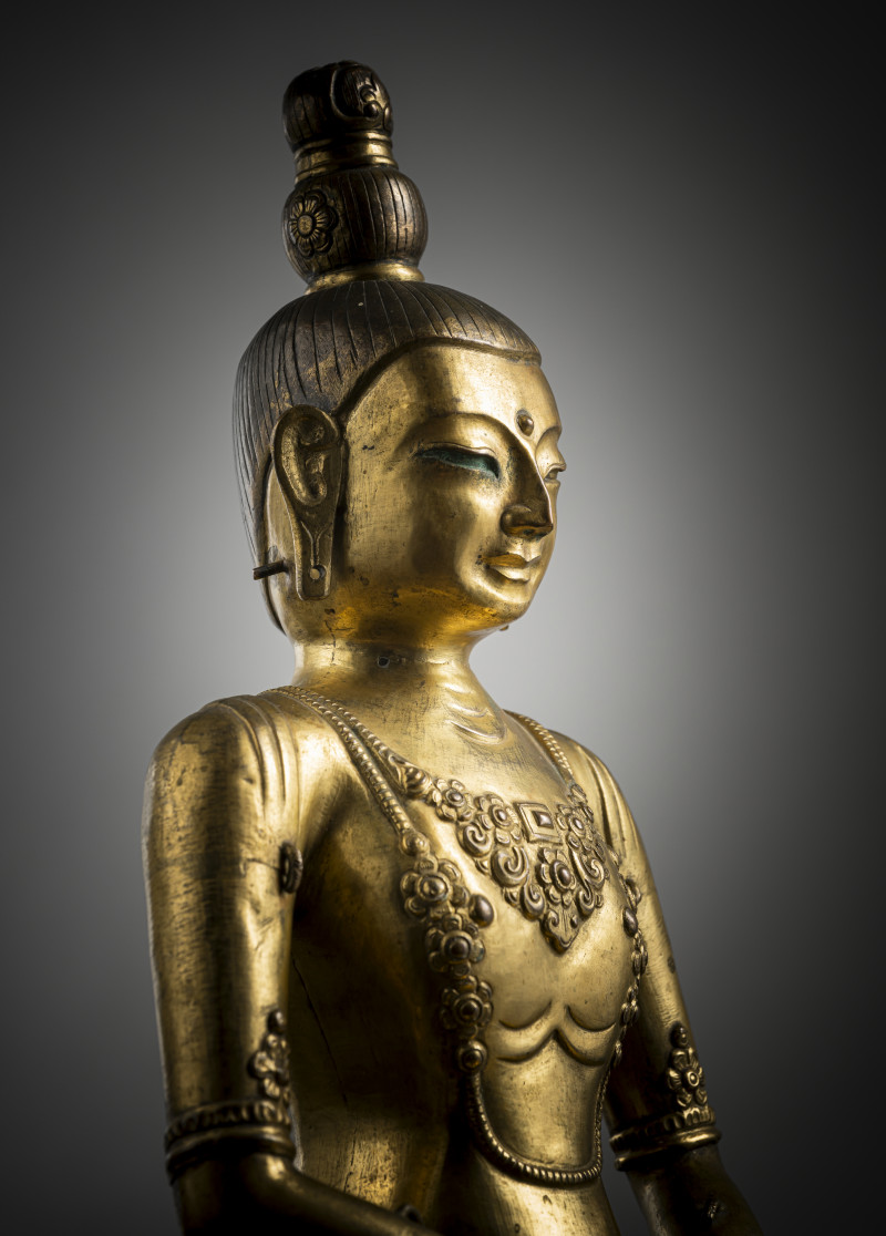 A gilt-repoussé figure of Amitayus - 图3