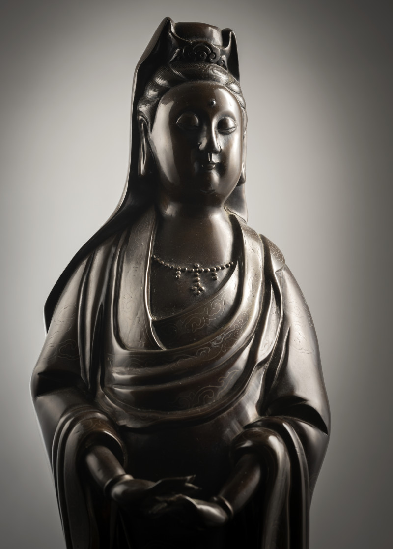 A fine silver-inlaid bronze figure of standing Guanyin - 图3