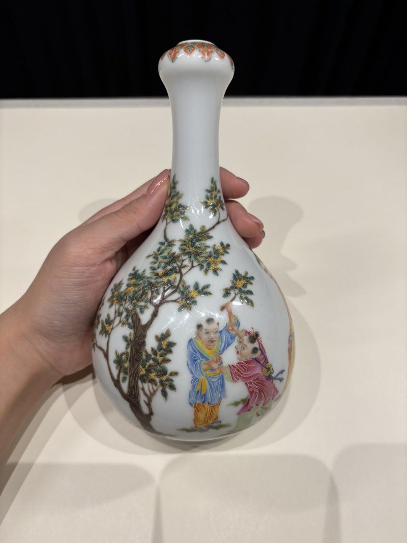 民国 珐琅彩折桂图诗文蒜头瓶 - 图5