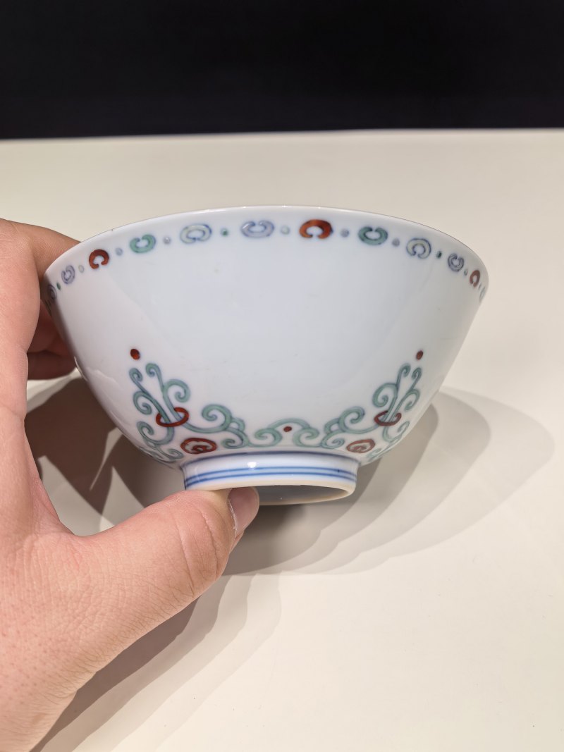 清雍正 斗彩如意贯套纹碗一对 - 图16