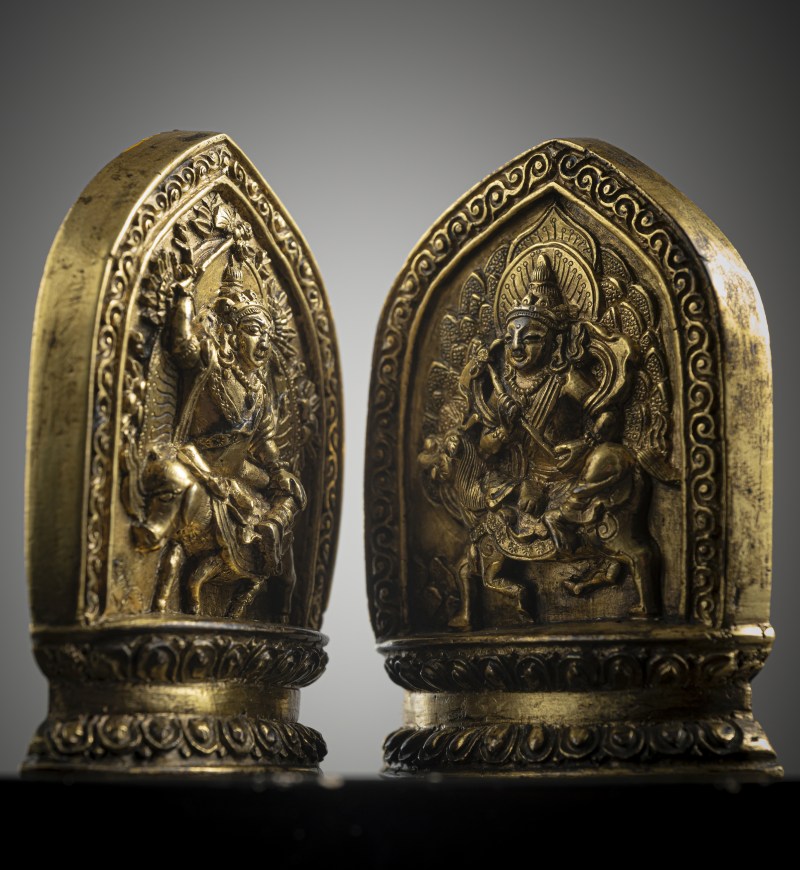 TWO FINE AND RARE GILT-BRONZE AMULETS - 图5