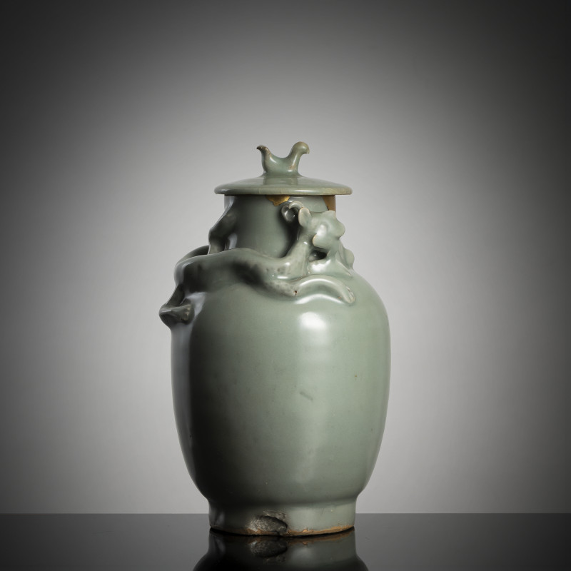 A Longquan celadon dragon jar and cover