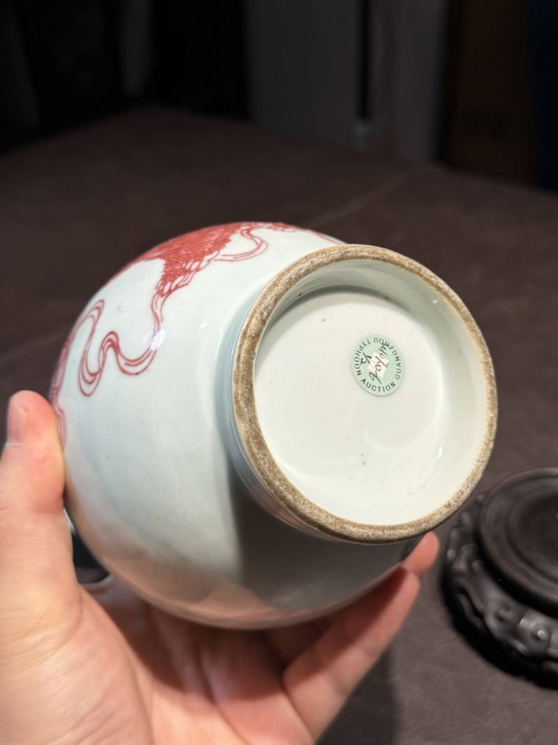 清道光 釉里红太狮少狮玉壶春瓶（配木座、老盒） - 图15