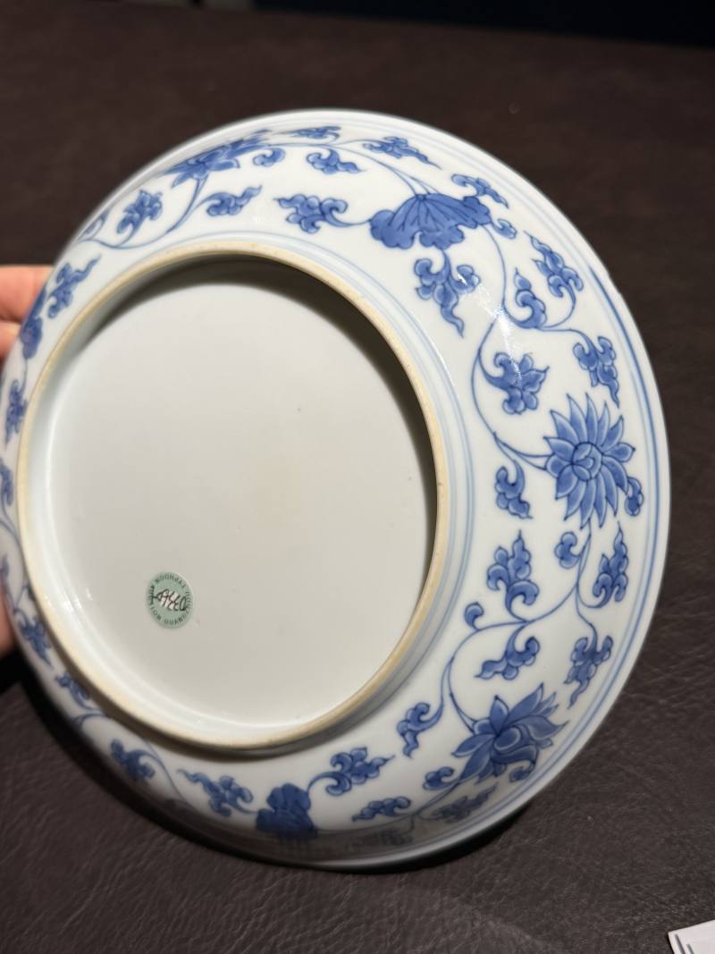 清康熙 仿成窑青花树石栏杆花卉纹盘 - 图10