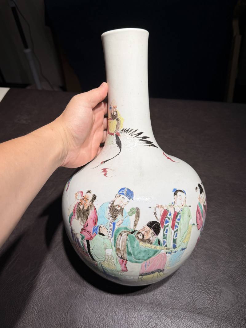 清雍正 粉彩八仙祝寿图天球瓶 - 图3