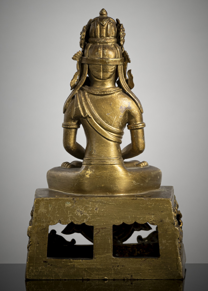 A gilt-bronze figure of Amitayus seated on a throne - 图2