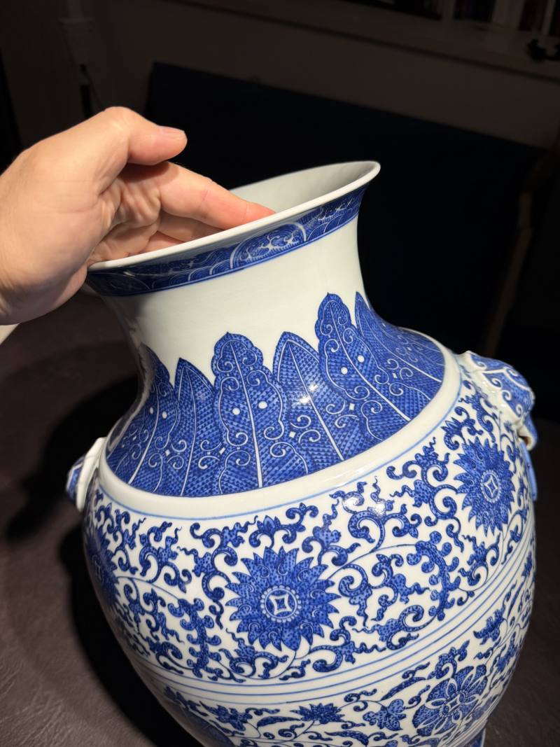民国 青花缠枝莲纹象首铺首尊 - 图11