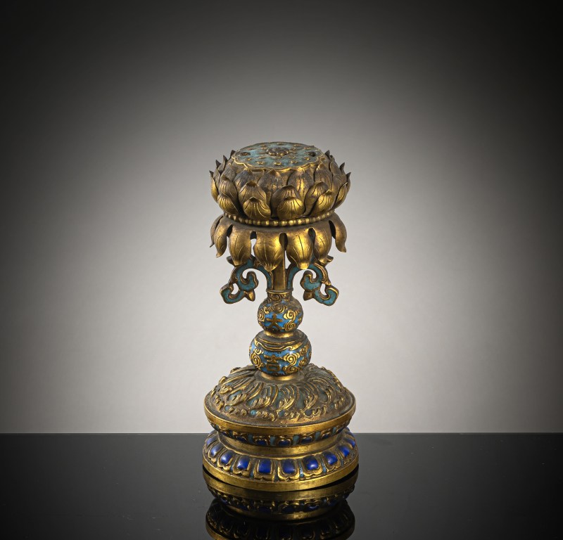 A Buddhist altar emblem made of fire-gilt copper with enamel decoration and lotus for incense sticks - 图2