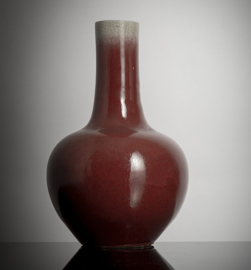 A copper-red glazed porcelain bottle vase 'tianqiuping' - 图2