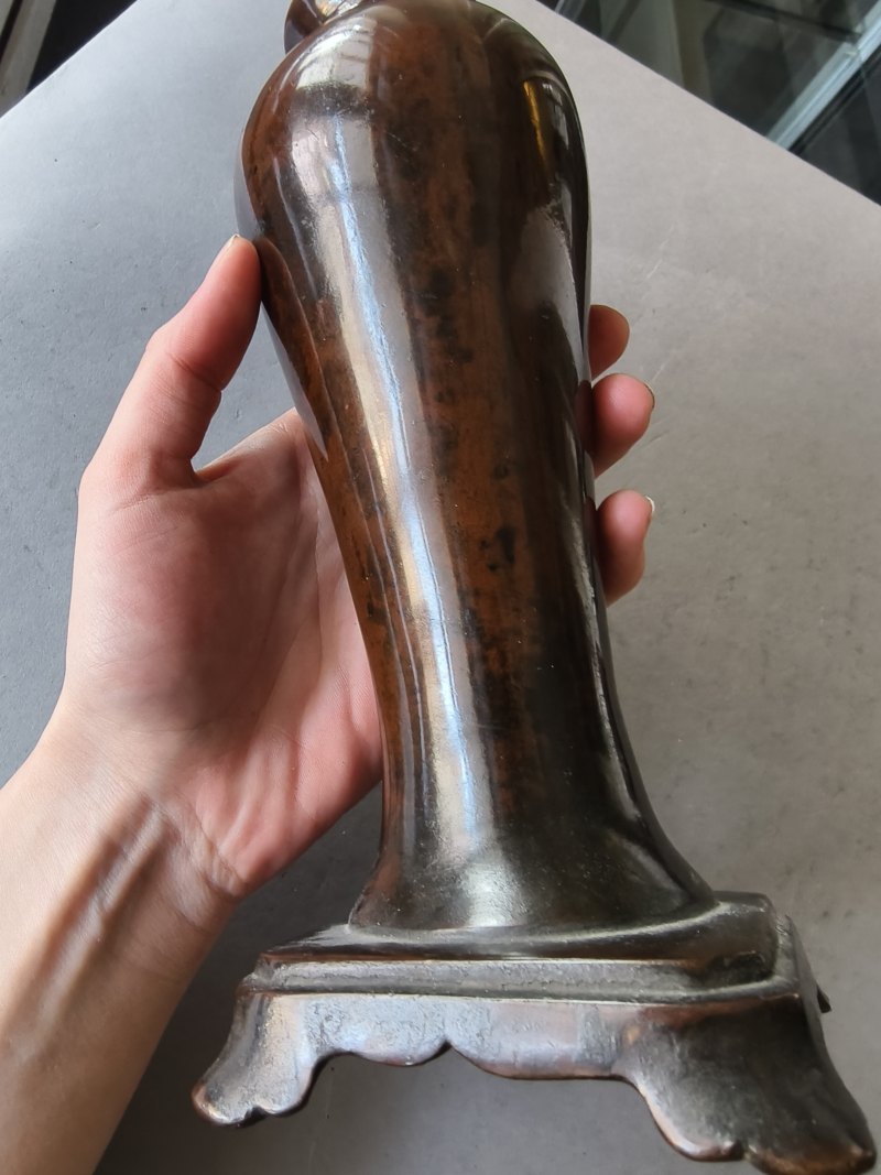 A group of three bronze vases - 图14