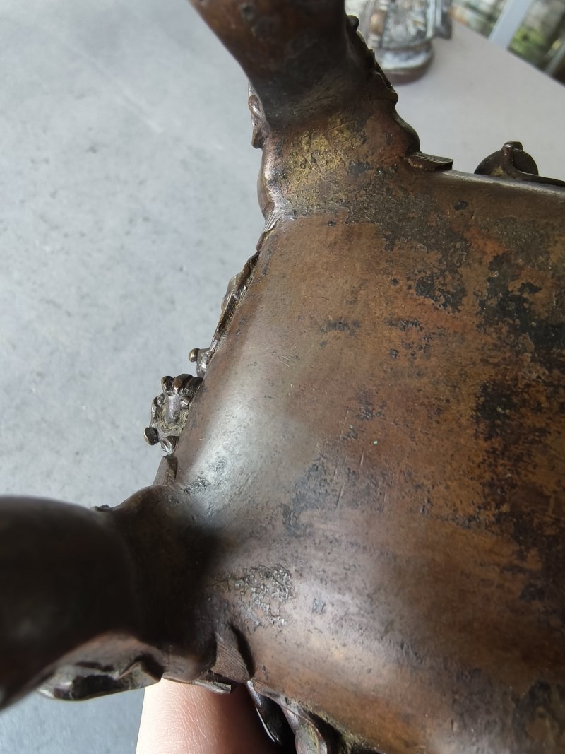 A bronze censer and a part-gilt 'gu'-shaped bronze vase - 图23