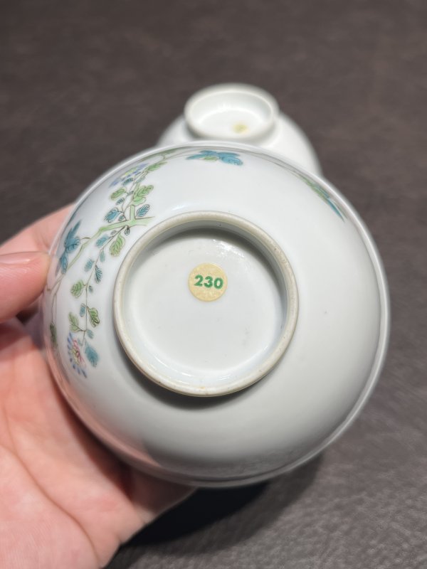 清乾隆 粉彩折枝花卉纹茶圆一对 - 图15