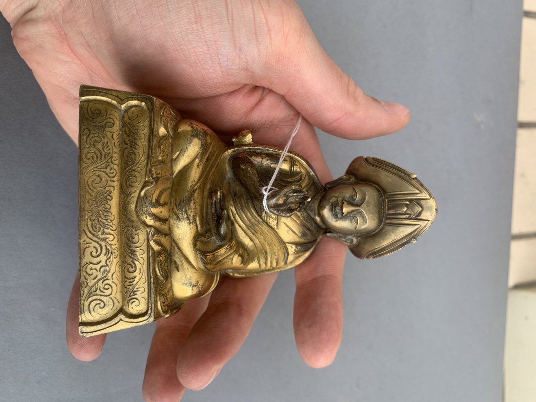 A parcel-gilt bronze figure of lama - 图6
