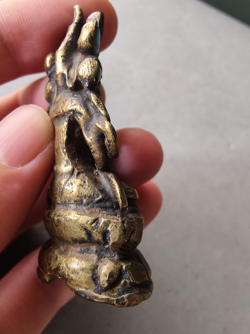 A copper gahu with partially gilded silver front with 'Buddhist emblems' and figure of Amitayus with turquoise inlays - 图5