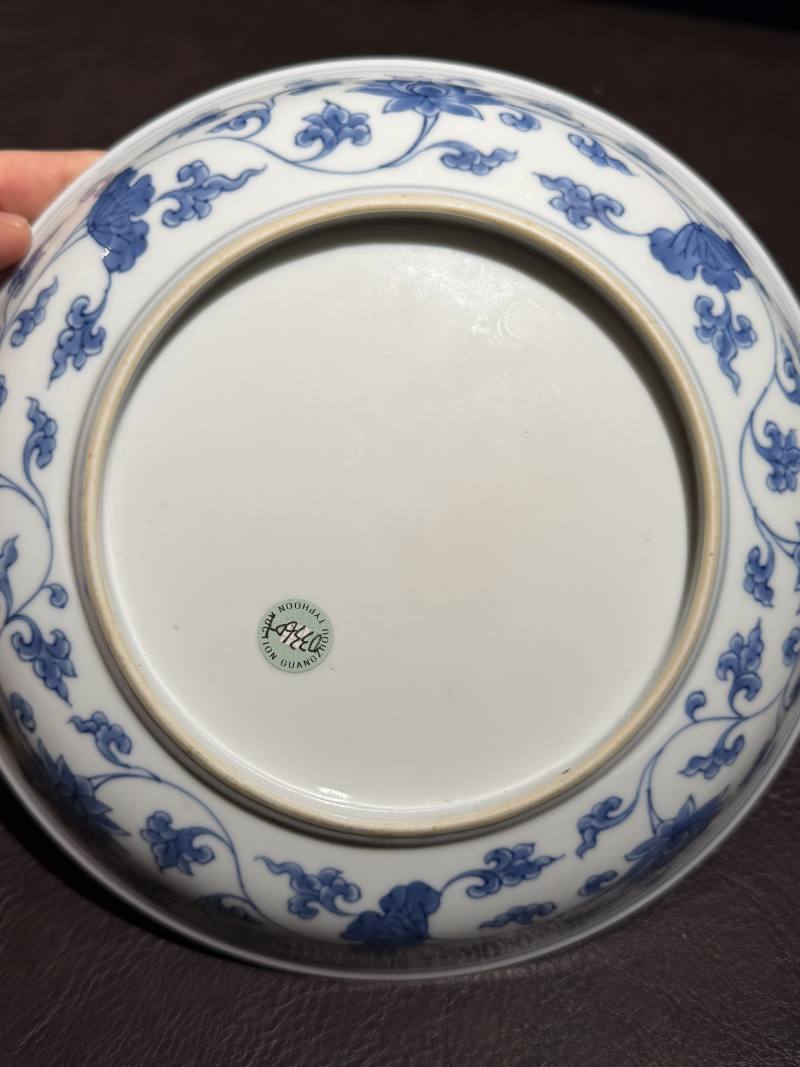 清康熙 仿成窑青花树石栏杆花卉纹盘 - 图11