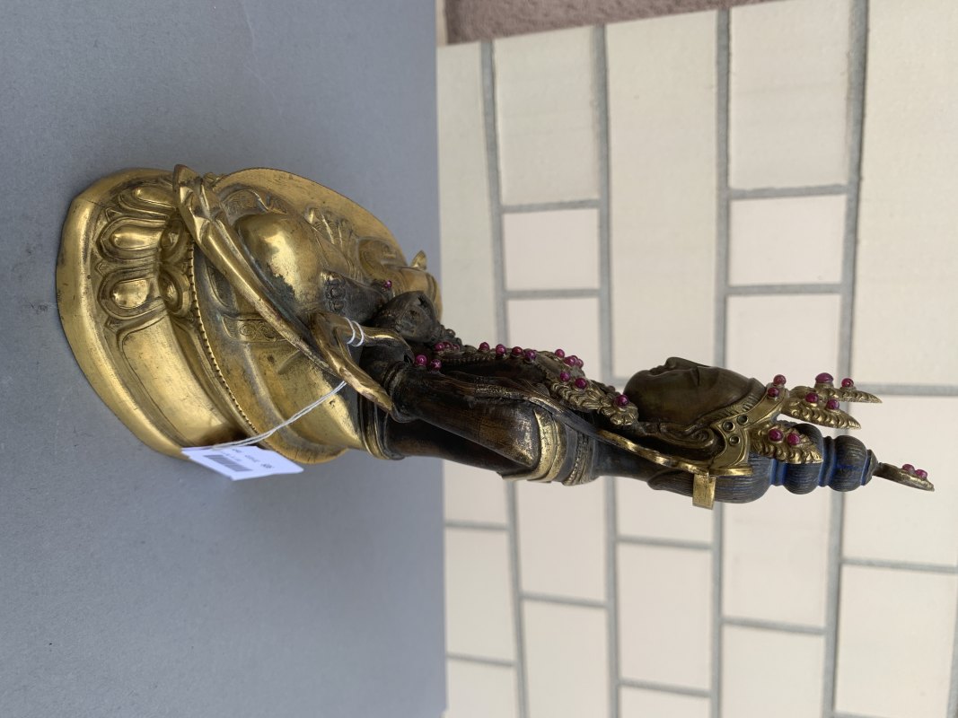 A part-gilt copper repoussé figure of Amitayus with glass and stone inlays - 图7