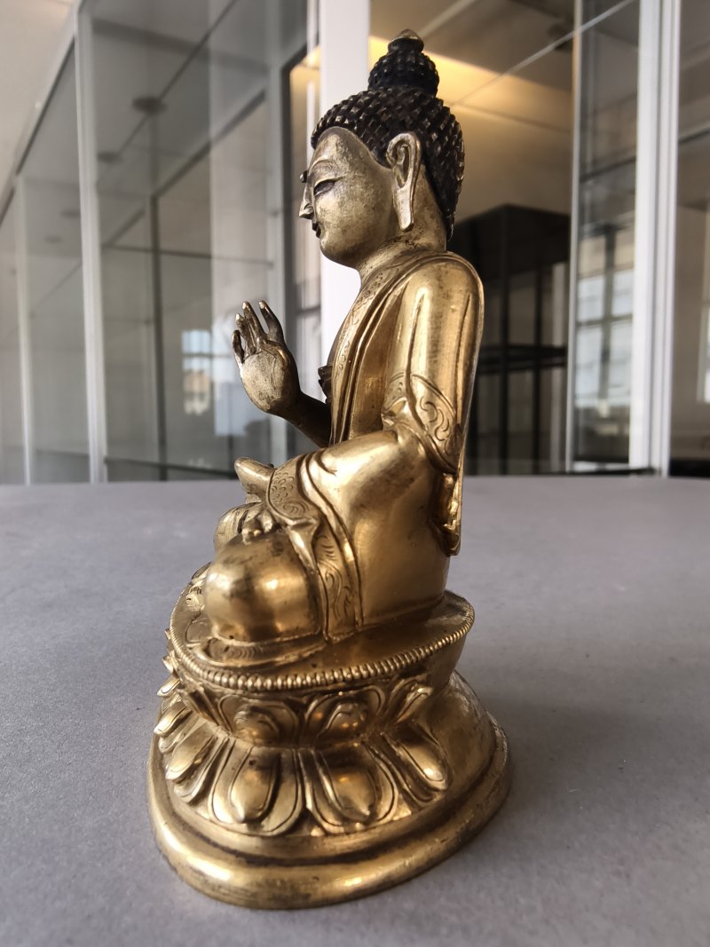 A PART-GILT BRONZE FIGURE OF BUDDHA SHAKYAMUNI - 图15