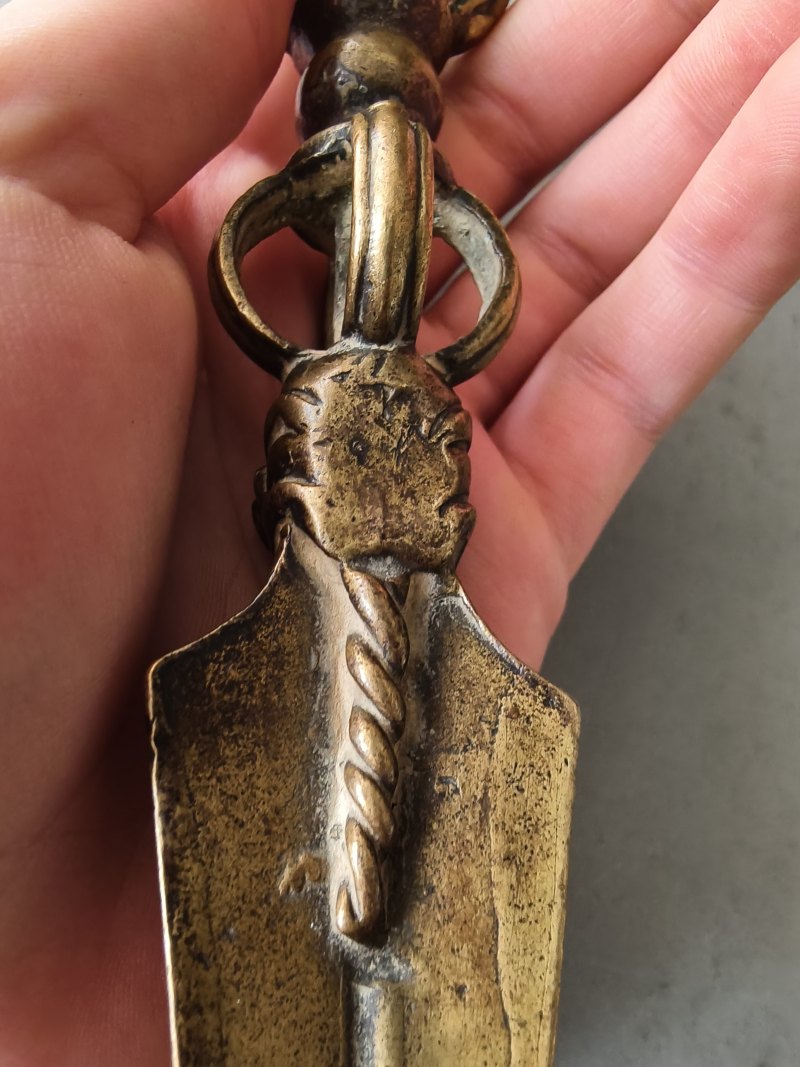 Ritual dagger phurbu made of brass or bronze respectively - 图5