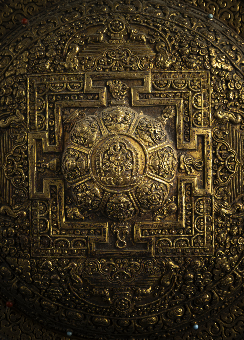 A PARCEL GILT-COPPER MANDALA - 图2