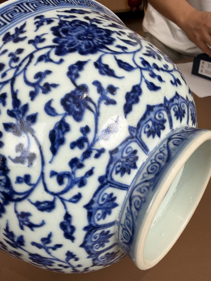 清雍正 青花缠枝莲纹大碗 - 图15