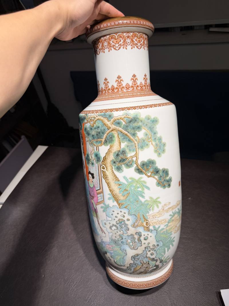 民国 粉彩“华山题诗”大棒槌瓶 - 图16