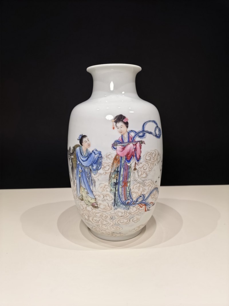 民国 粉彩牛郎织女图灯笼瓶 - 图2