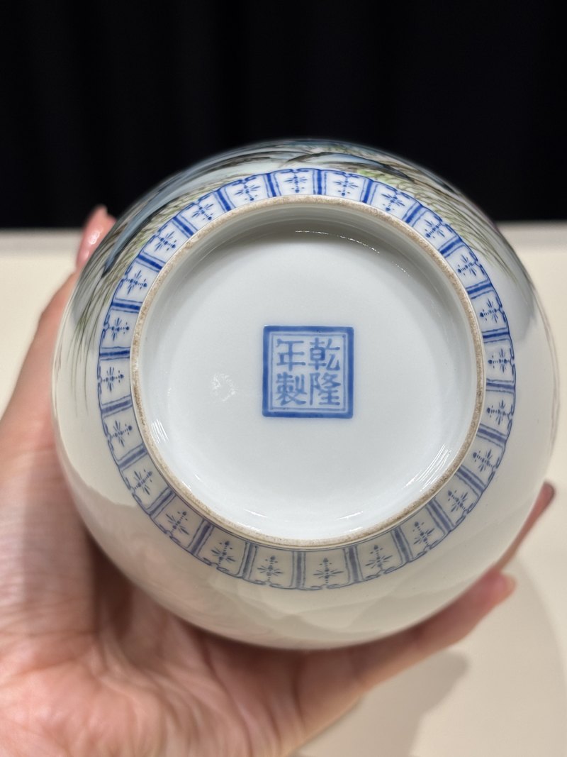 民国 珐琅锦鸡牡丹诗文瓶 - 图12