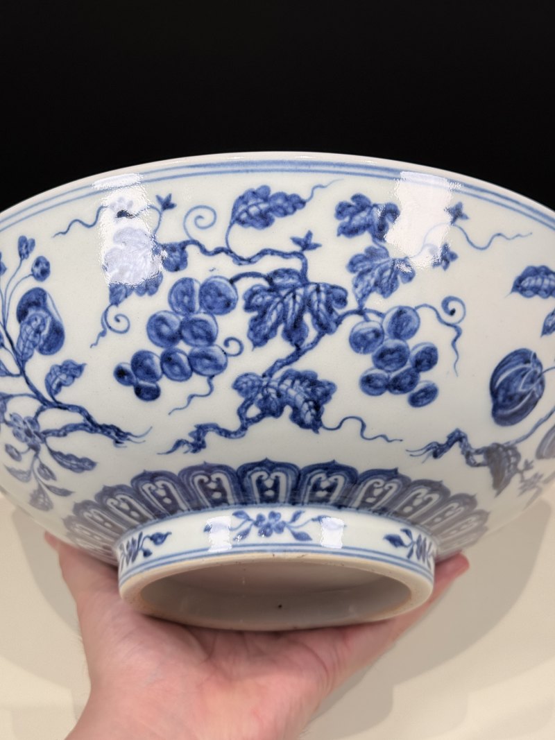 明宣德 青花葡萄瑞果纹大碗 - 图14