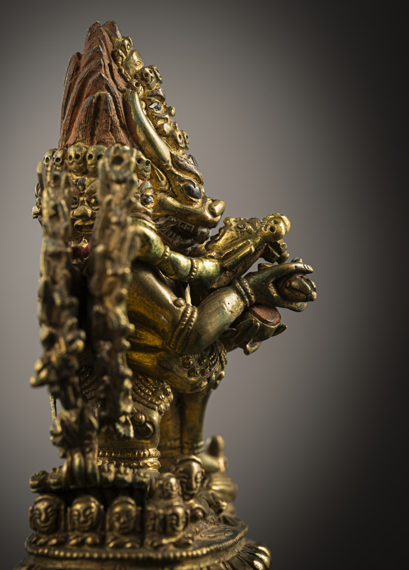 A GILT-BRONZE FIGURE OF VAJRABHAIRAVA - 图4