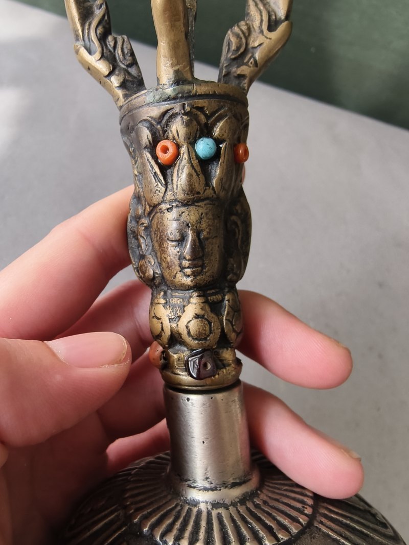A metal bell (ghanta) and a phurbu - 图13