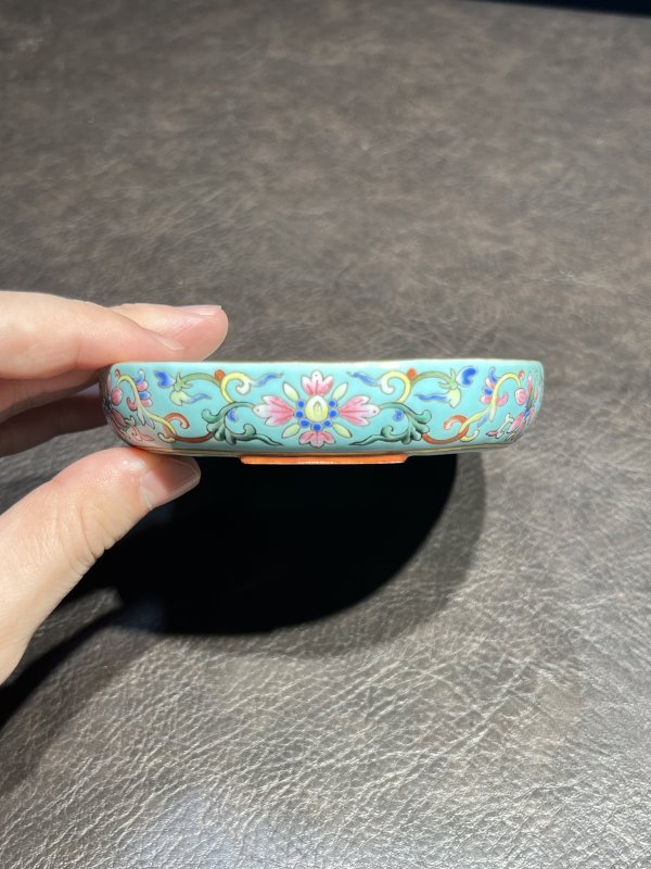 清嘉庆 松石绿地开光粉彩花卉纹茶盘 - 图12