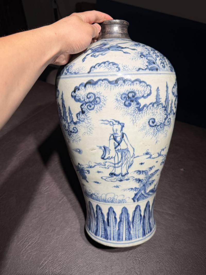 明空白期 青花携琴访友图梅瓶 - 图7