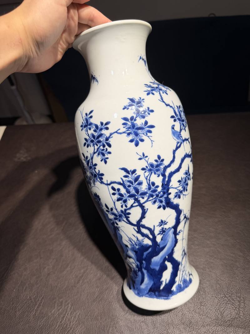 清康熙 青花山石花卉纹观音瓶 - 图5