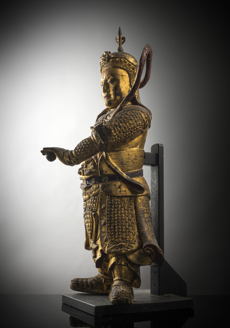 A LARGE GILT-LACQUERED WOOD FIGURE OF WEITUO - 图2