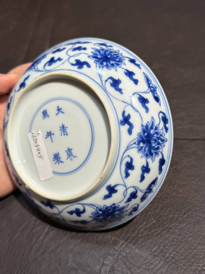 清康熙 青花缠枝莲纹盘 - 图8