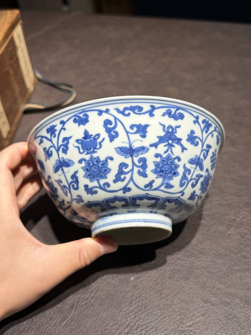 明嘉靖 青花莲托八宝纹碗（老木盒） - 图8