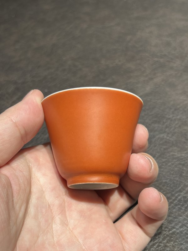 清康熙 珊瑚红釉酒圆 - 图9