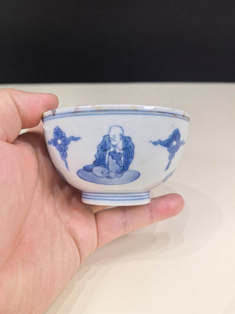 明晚期 青花罗汉诵经图杯 - 图6