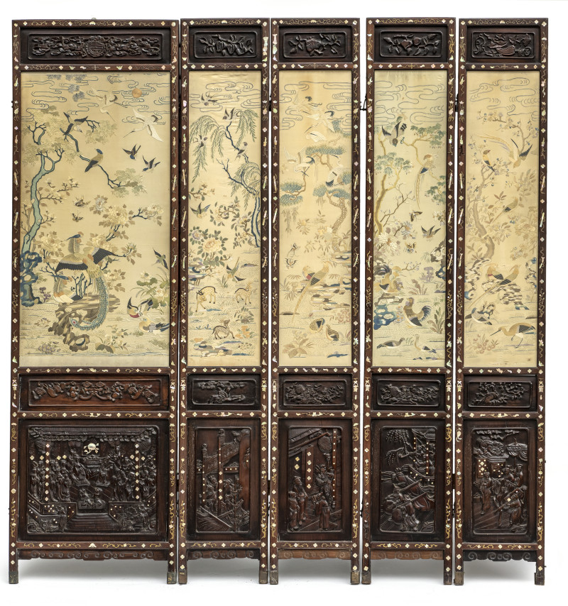 A nine-panel silk and wood screen - 图3