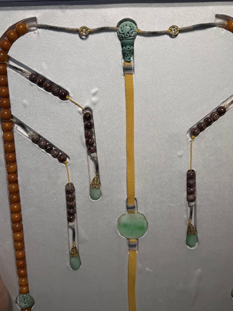 清中期 蜜蜡朝珠一挂 - 图4