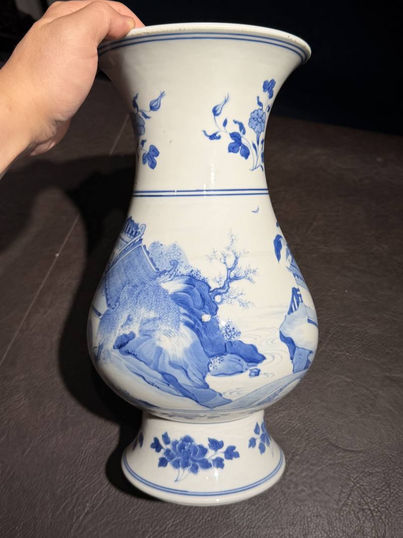 清康熙 青花庭院“杨柳荡千”图琵琶尊 - 图7