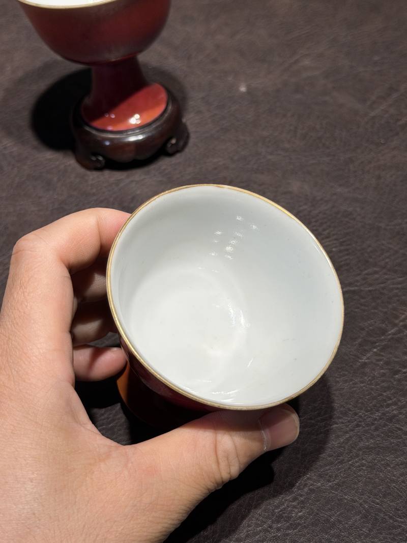 清雍正 胭脂釉高足杯一对（配木座） - 图11
