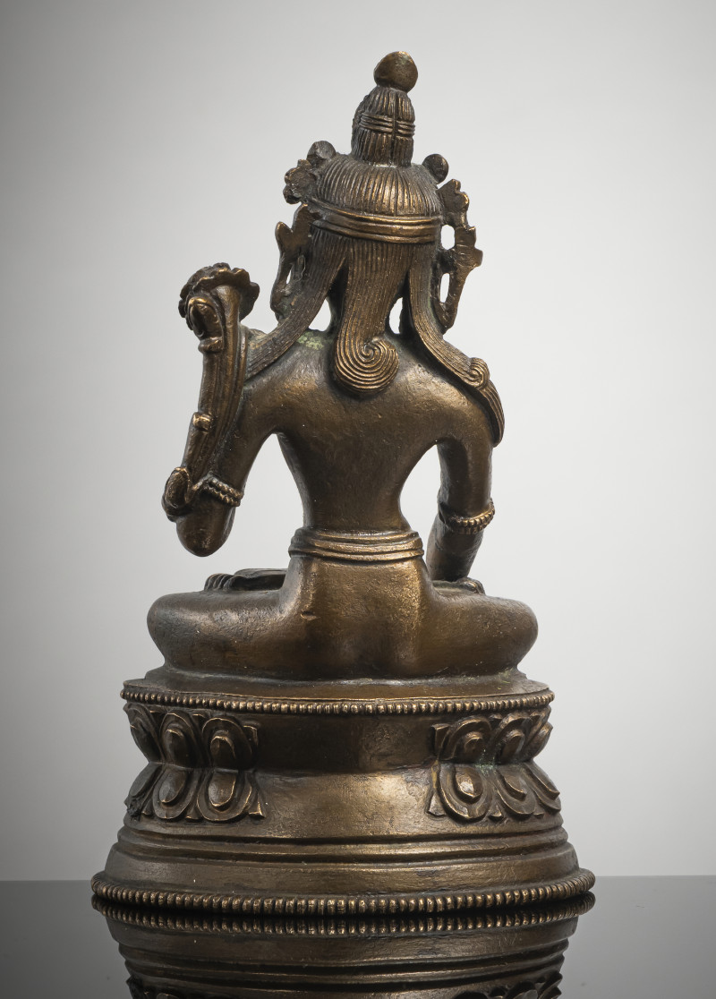 A BRONZE FIGURE OF A TARA - 图2