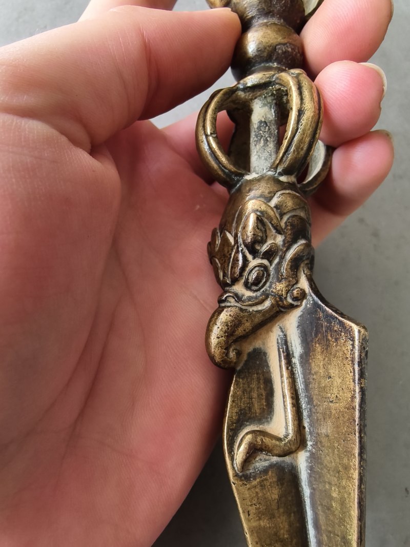 Ritual dagger phurbu made of brass or bronze respectively - 图6