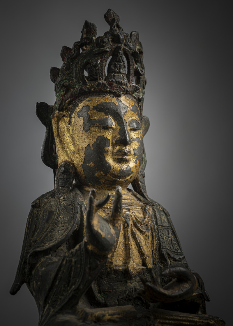 A part-gilt bronze of seated Guanyin - 图5